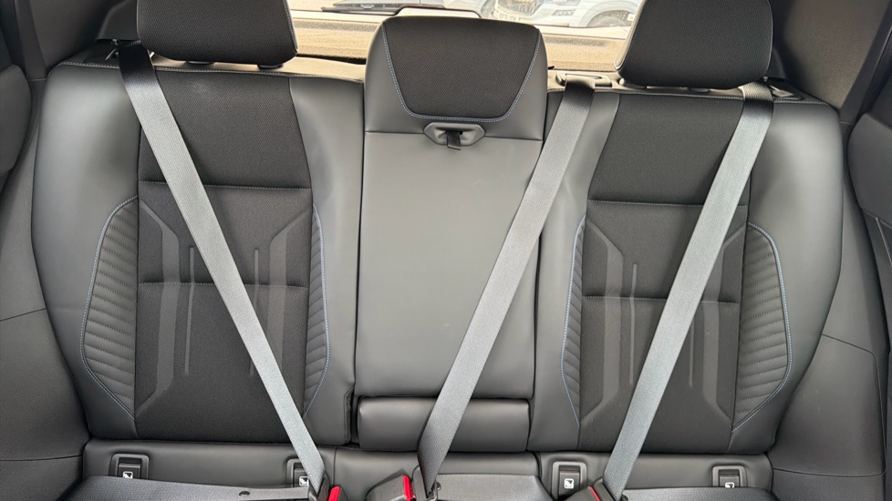 Renault Scenic E-Tech 160kW Iconic Esprit Alpine 87kWh Long Range 5dr AT Electric Estate - Image 15