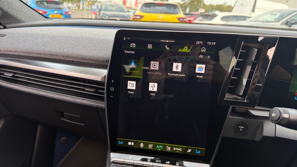 Renault Scenic E-Tech 160kW Iconic Esprit Alpine 87kWh Long Range 5dr AT Electric Estate - Image 25