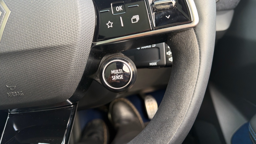 Renault Scenic E-Tech 160kW Iconic Esprit Alpine 87kWh Long Range 5dr AT Electric Estate - Image 31