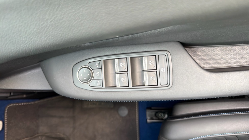 Renault Scenic E-Tech 160kW Iconic Esprit Alpine 87kWh Long Range 5dr AT Electric Estate - Image 34