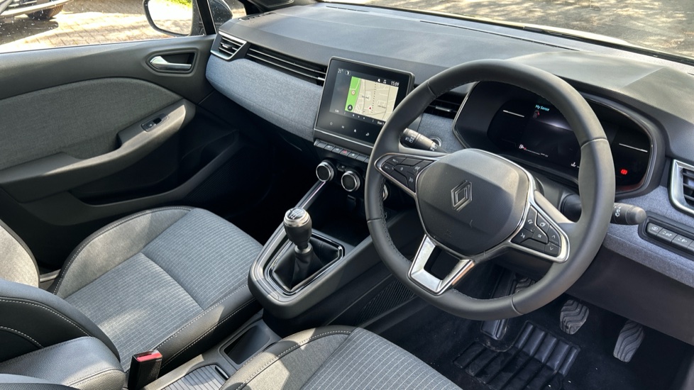 Renault Clio 1.0 TCe 90 Techno 5dr Petrol Hatchback - Image 11