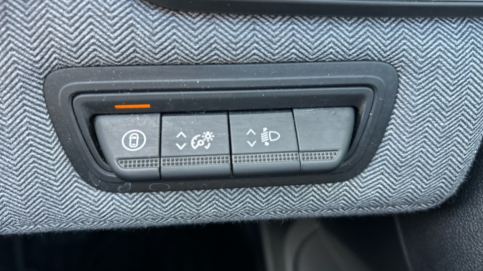 Renault Clio 1.0 TCe 90 Techno 5dr Petrol Hatchback - Image 22
