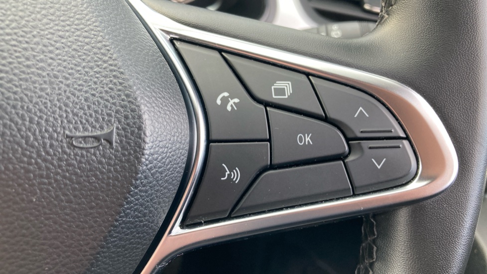 Renault Captur 1.0 TCE 90 Techno 5dr Petrol Hatchback - Image 24