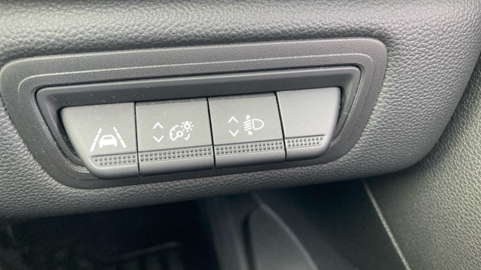 Renault Captur 1.0 TCE 90 Techno 5dr Petrol Hatchback - Image 27