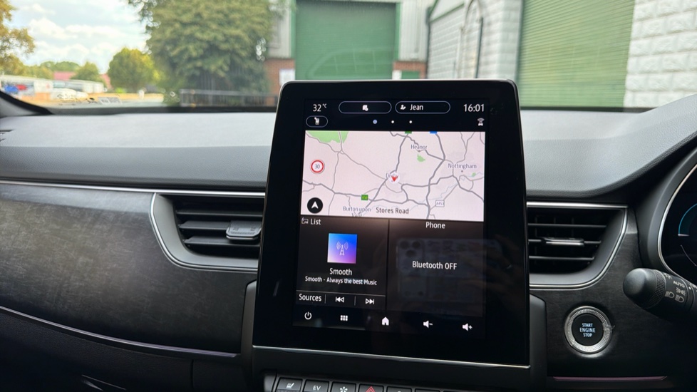 Renault Arkana 1.6 E-Tech FHEV 145 Esprit Alpine 5dr Auto Hybrid Estate - Image 12
