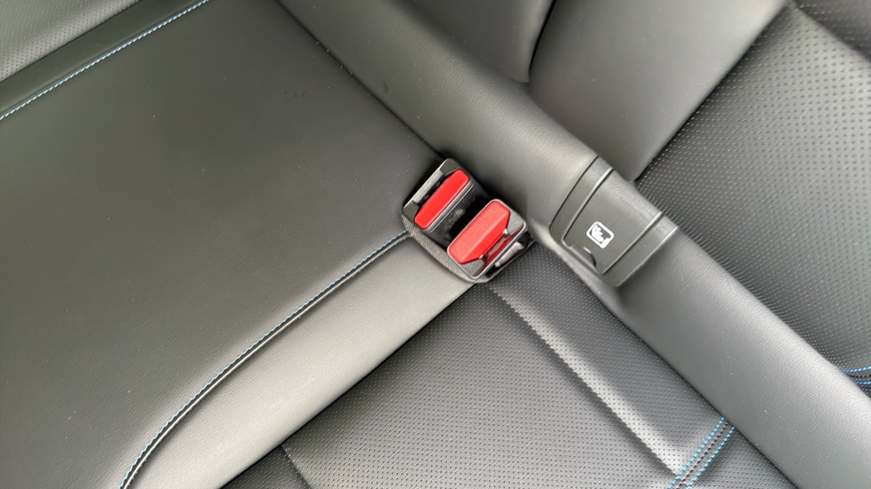 Renault Arkana 1.6 E-Tech FHEV 145 Esprit Alpine 5dr Auto Hybrid Estate - Image 17