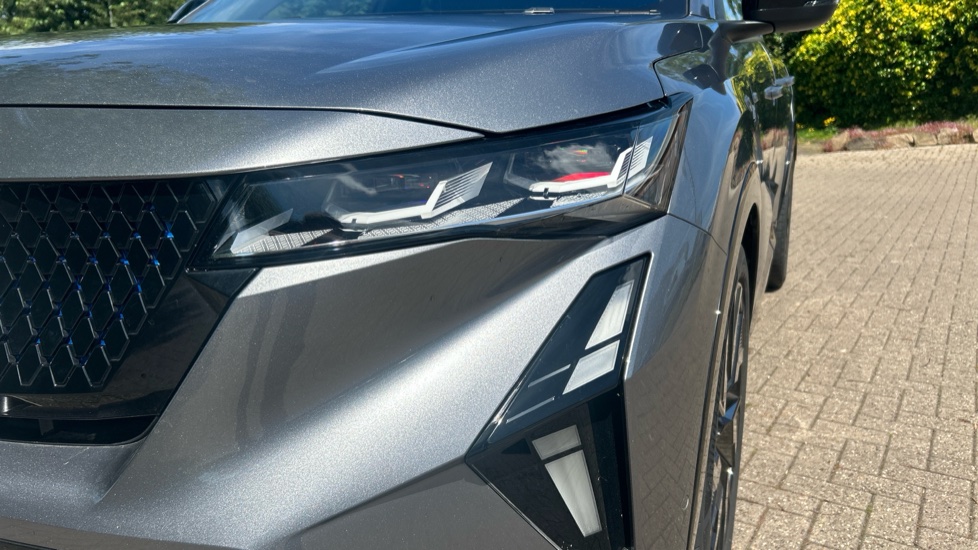 Renault Rafale E-Tech FHEV Techno Esprit Alpine 5dr Auto 4C Hybrid Estate - Image 8