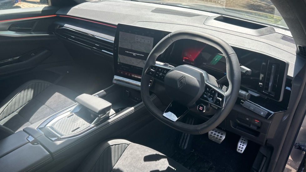 Renault Rafale E-Tech FHEV Techno Esprit Alpine 5dr Auto 4C Hybrid Estate - Image 11