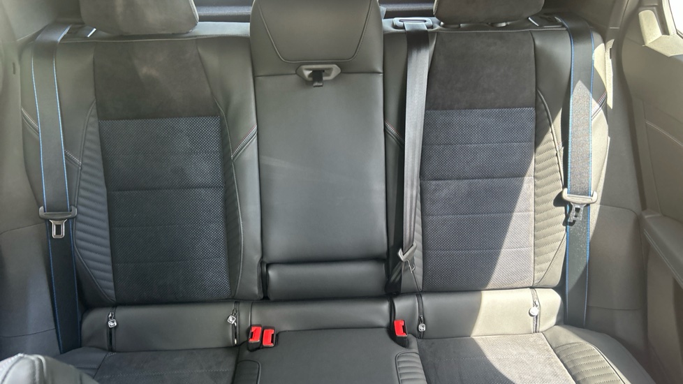 Renault Rafale E-Tech FHEV Techno Esprit Alpine 5dr Auto 4C Hybrid Estate - Image 15