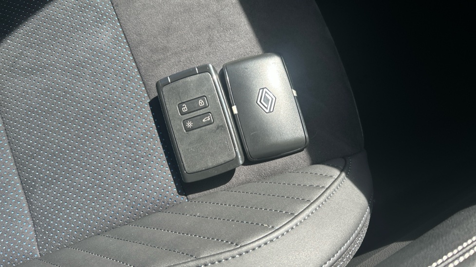 Renault Rafale E-Tech FHEV Techno Esprit Alpine 5dr Auto 4C Hybrid Estate - Image 20