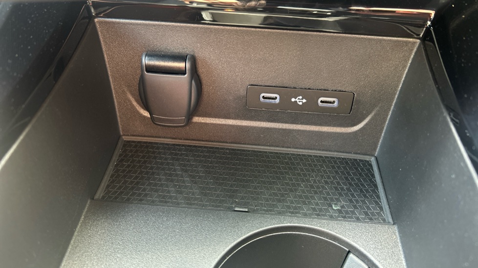 Renault Rafale E-Tech FHEV Techno Esprit Alpine 5dr Auto 4C Hybrid Estate - Image 33