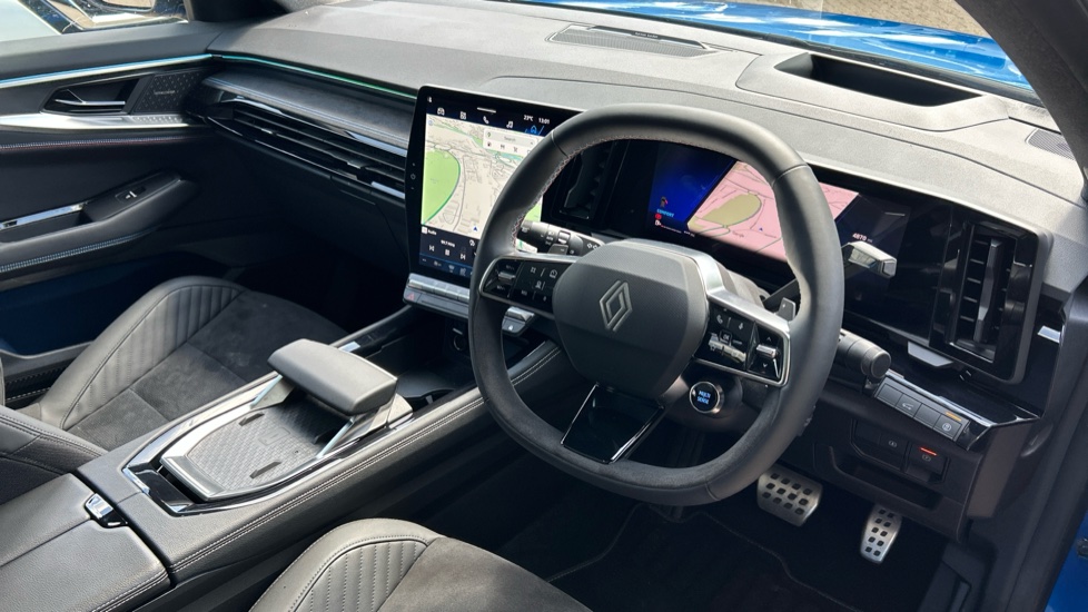 Renault Rafale E-Tech FHEV Iconic Esprit Alpine 5dr Auto 4C Hybrid Estate - Image 11