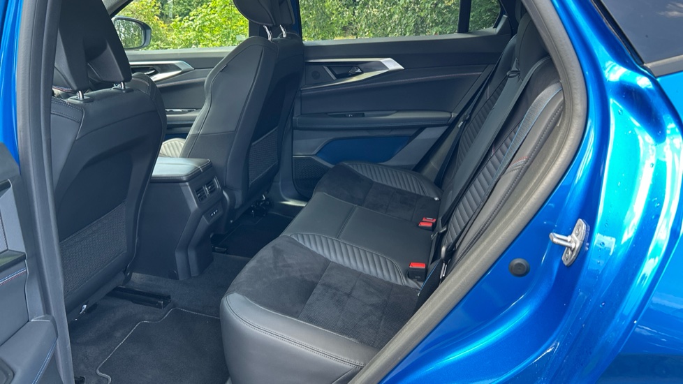Renault Rafale E-Tech FHEV Iconic Esprit Alpine 5dr Auto 4C Hybrid Estate - Image 16