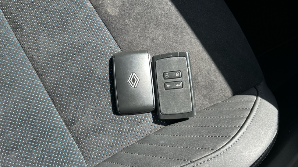 Renault Rafale E-Tech FHEV Iconic Esprit Alpine 5dr Auto 4C Hybrid Estate - Image 20