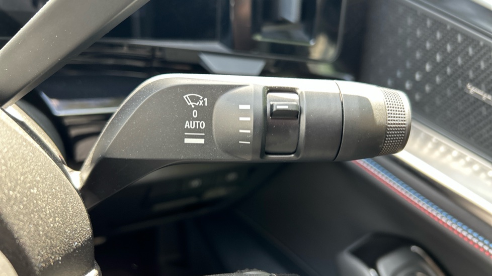 Renault Rafale E-Tech FHEV Iconic Esprit Alpine 5dr Auto 4C Hybrid Estate - Image 25