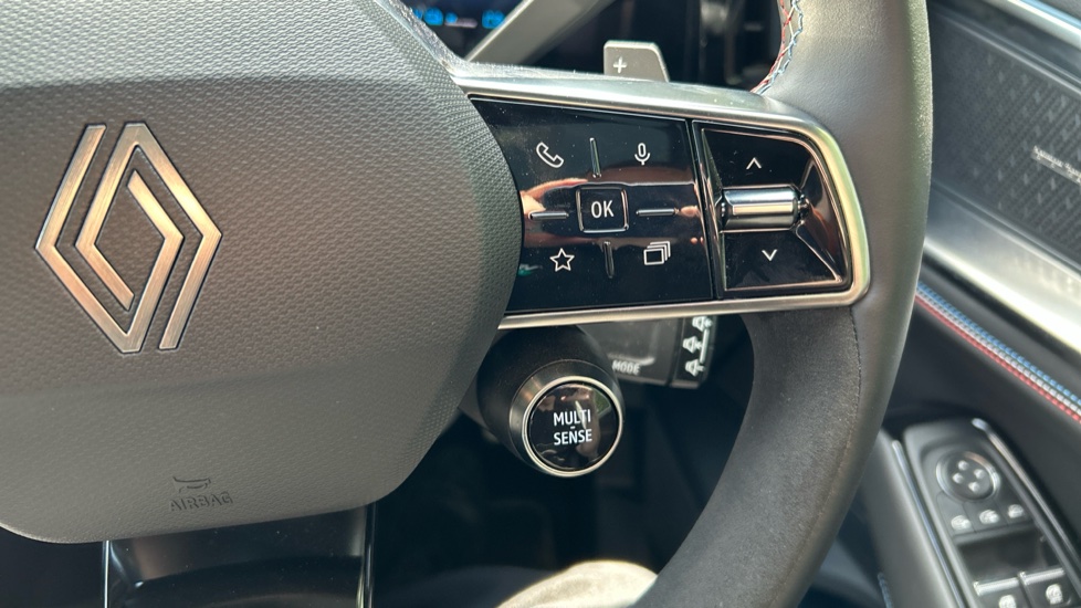 Renault Rafale E-Tech FHEV Iconic Esprit Alpine 5dr Auto 4C Hybrid Estate - Image 28