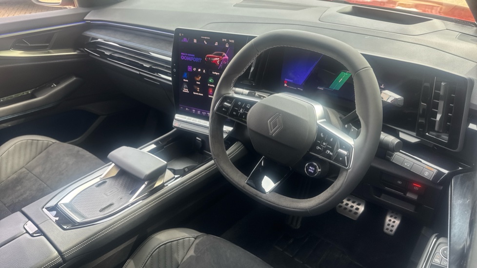 Renault Rafale E-Tech FHEV Techno Esprit Alpine 5dr Auto 4C Hybrid Estate - Image 11