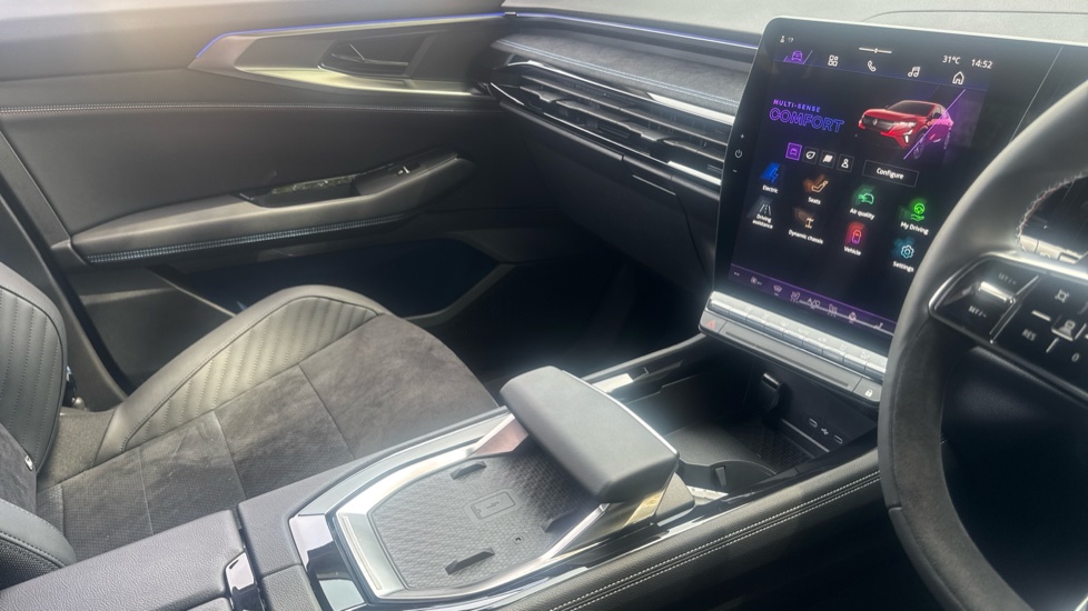 Renault Rafale E-Tech FHEV Techno Esprit Alpine 5dr Auto 4C Hybrid Estate - Image 14