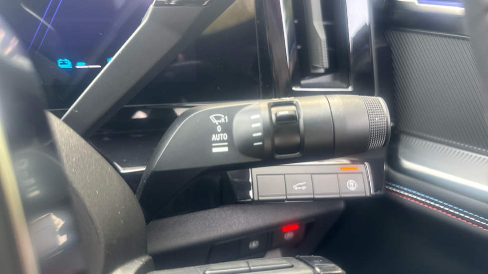 Renault Rafale E-Tech FHEV Techno Esprit Alpine 5dr Auto 4C Hybrid Estate - Image 25