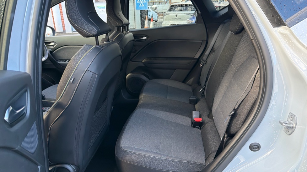 Renault Captur 1.2 TCE 115 Techno 5dr Petrol Hatchback - Image 16