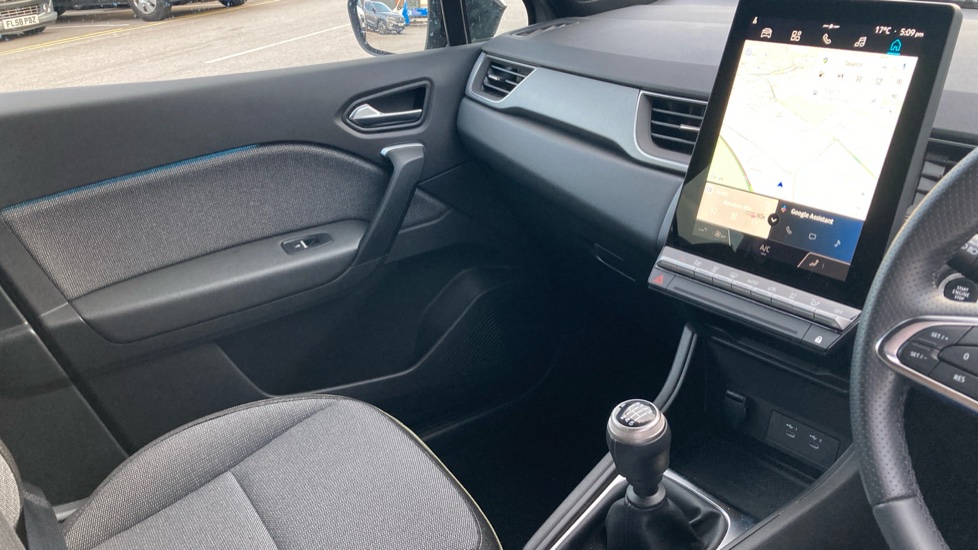 Renault Captur 1.2 TCE 115 Techno 5dr Petrol Hatchback - Image 14