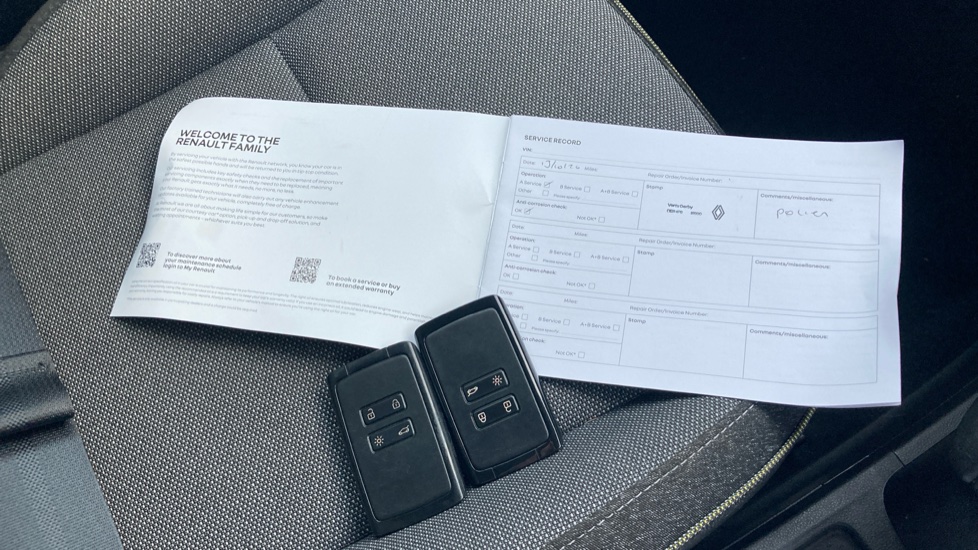 Renault Captur 1.2 TCE 115 Techno 5dr Petrol Hatchback - Image 19
