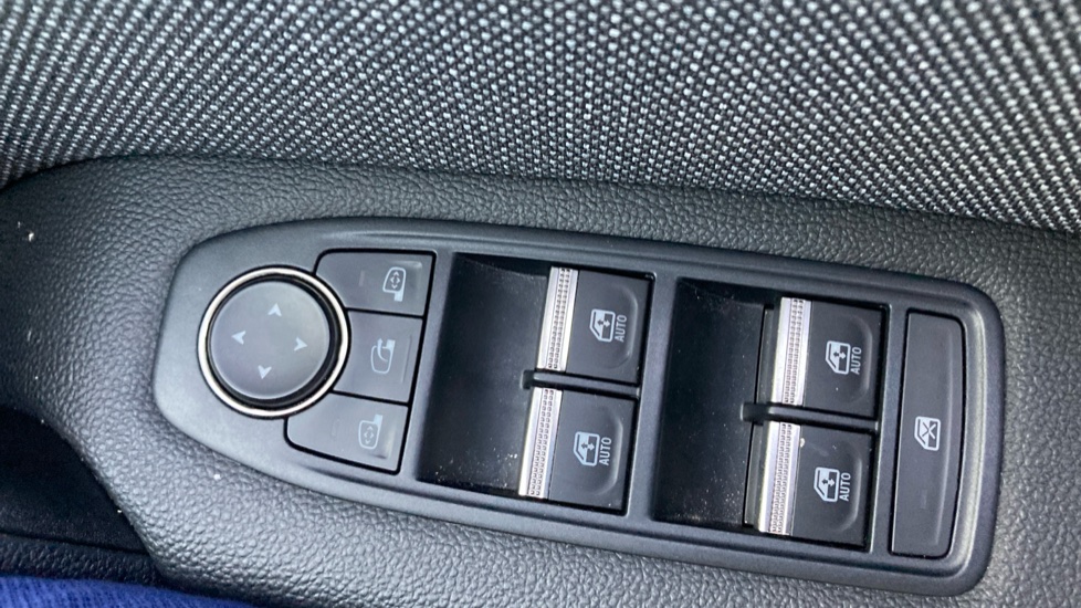 Renault Captur 1.2 TCE 115 Techno 5dr Petrol Hatchback - Image 30