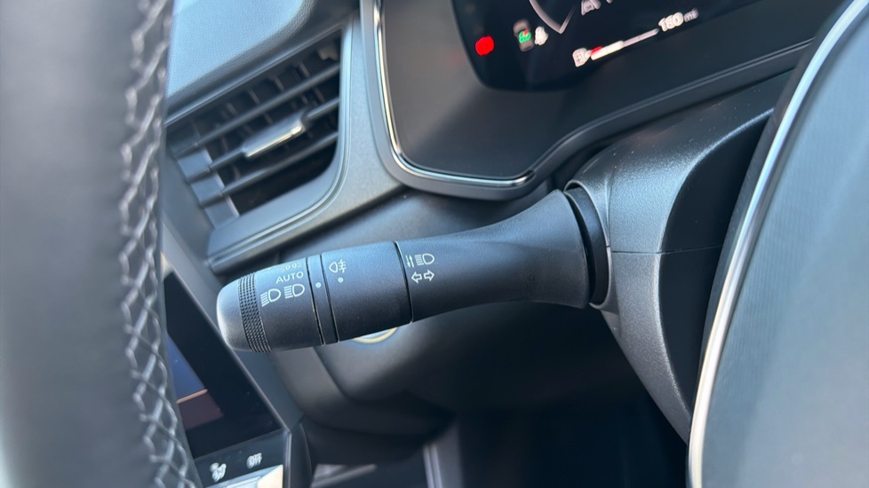 Renault Captur 1.2 TCE 115 Techno 5dr Petrol Hatchback - Image 24