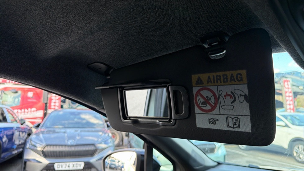 Renault Captur 1.2 TCE 115 Techno 5dr Petrol Hatchback - Image 30