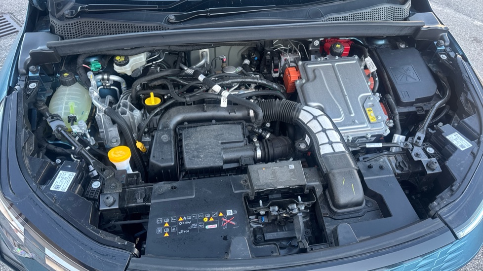 Renault Symbioz 1.8 E-Tech FHEV 160 Techno 5dr Auto Hybrid Estate - Image 8