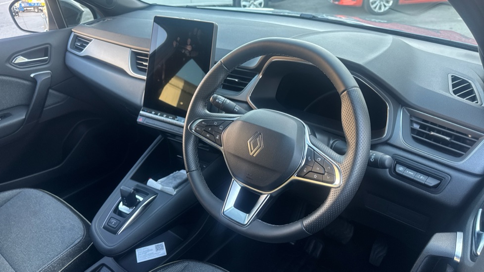 Renault Symbioz 1.8 E-Tech FHEV 160 Techno 5dr Auto Hybrid Estate - Image 11