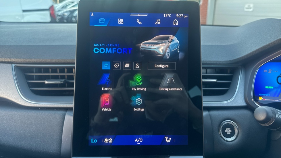 Renault Symbioz 1.8 E-Tech FHEV 160 Techno 5dr Auto Hybrid Estate - Image 30