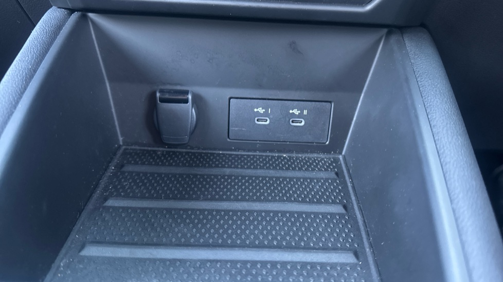 Renault Symbioz 1.8 E-Tech FHEV 160 Techno 5dr Auto Hybrid Estate - Image 34