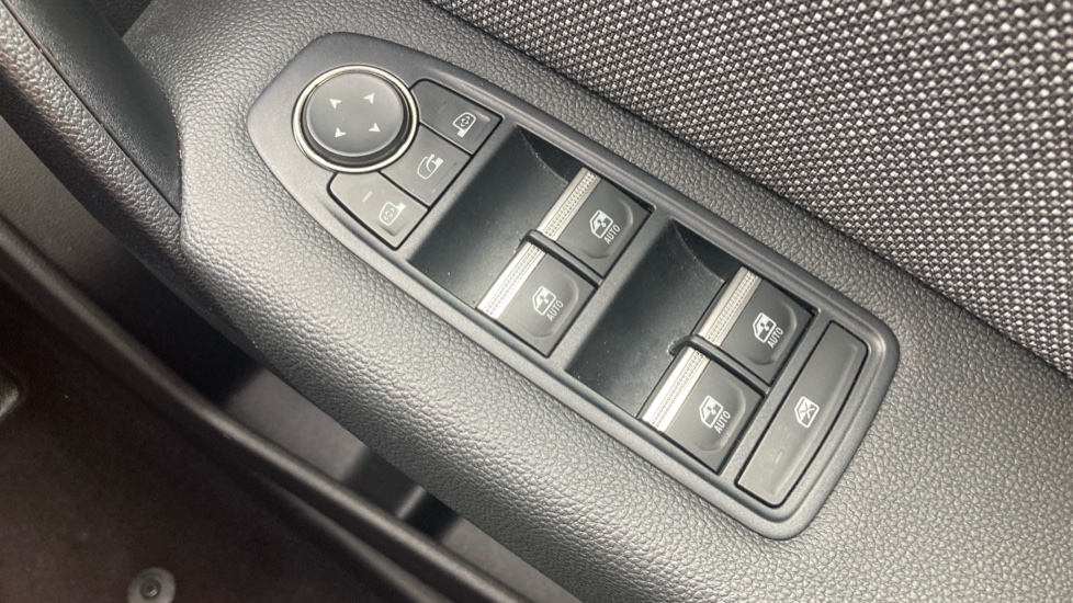 Renault Captur 1.2 TCE 115 Techno 5dr Petrol Hatchback - Image 25
