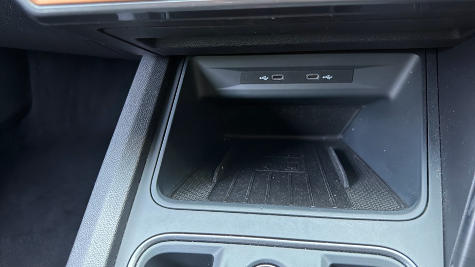 CUPRA Formentor 1.4 eHybrid 204 V1 5dr DSG Estate - Image 31
