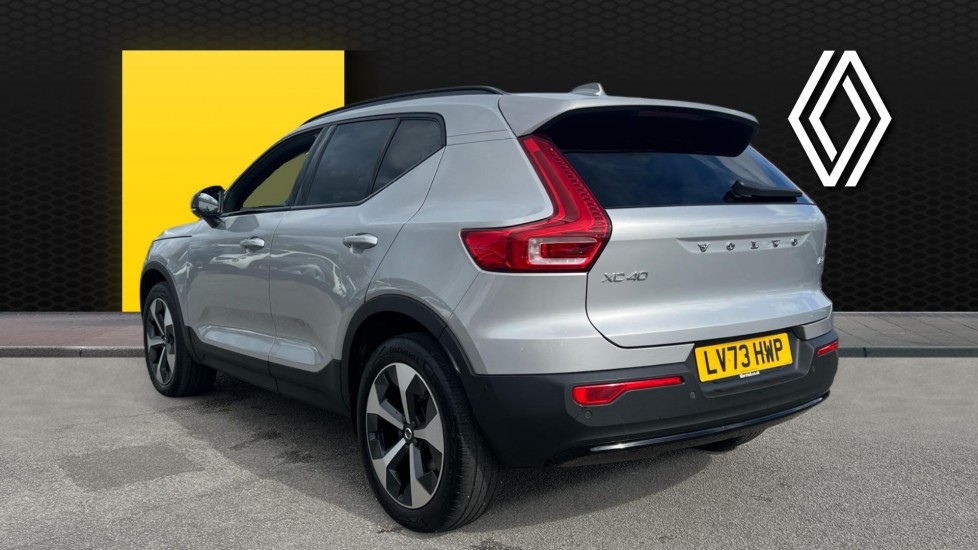 Volvo XC40 2.0 B4P Ultimate Dark 5dr Auto Petrol Estate - Image 2