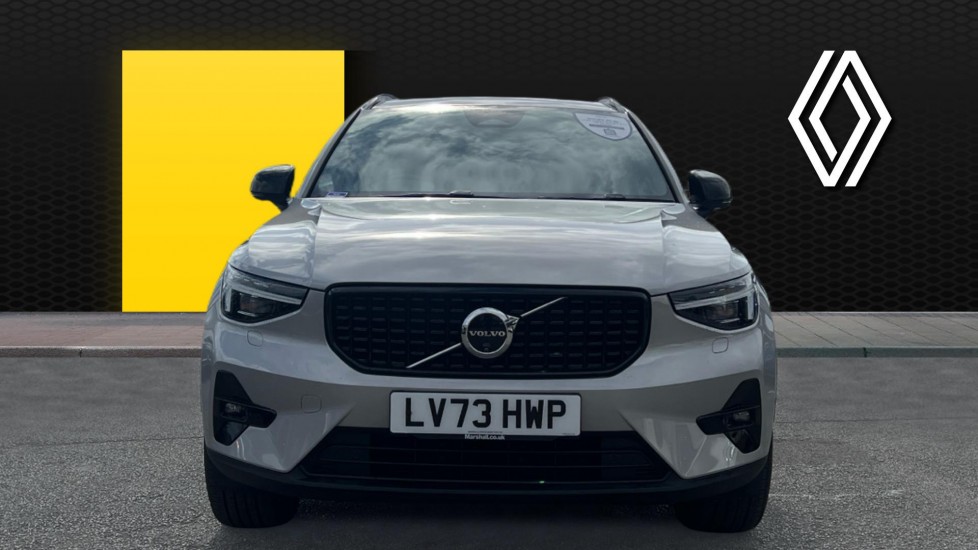 Volvo XC40 2.0 B4P Ultimate Dark 5dr Auto Petrol Estate - Image 3