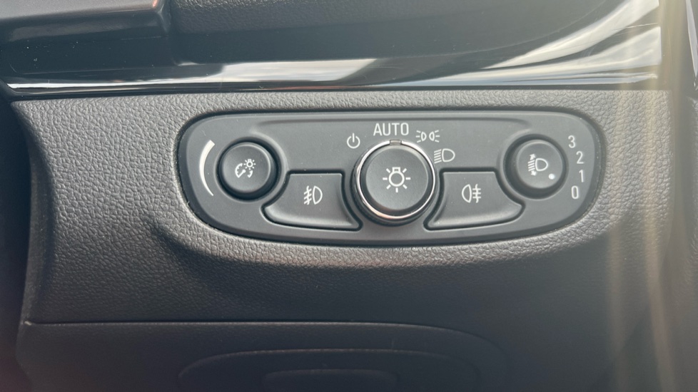 Vauxhall Mokka X 1.6i Active 5dr Petrol Hatchback - Image 34