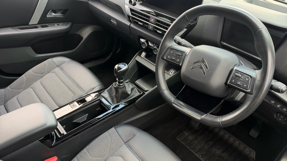 Citroen C4 1.2 PureTech [130] Shine 5dr Petrol Hatchback - Image 11