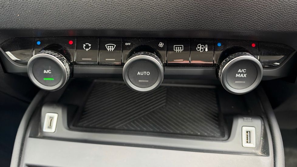 Citroen C4 1.2 PureTech [130] Shine 5dr Petrol Hatchback - Image 31