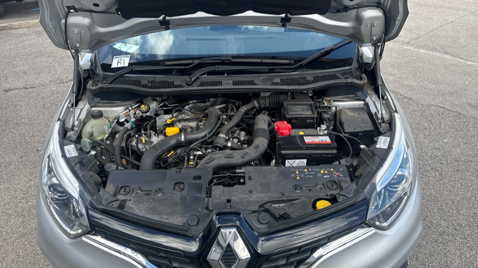 Renault Captur 0.9 TCE 90 Iconic 5dr Petrol Hatchback - Image 8