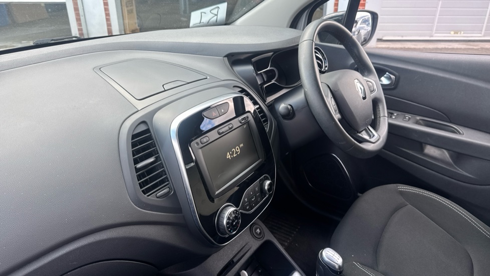 Renault Captur 0.9 TCE 90 Iconic 5dr Petrol Hatchback - Image 9