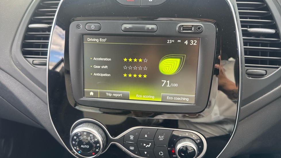 Renault Captur 0.9 TCE 90 Iconic 5dr Petrol Hatchback - Image 33