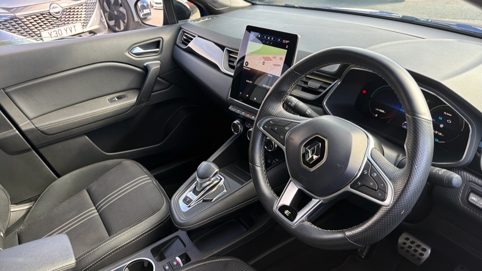 Renault Captur 1.6 E-Tech Plug-in hybrid 160 Engineered 5dr Auto Hatchback - Image 11