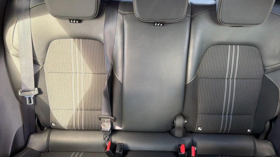 Renault Captur 1.6 E-Tech Plug-in hybrid 160 Engineered 5dr Auto Hatchback - Image 15