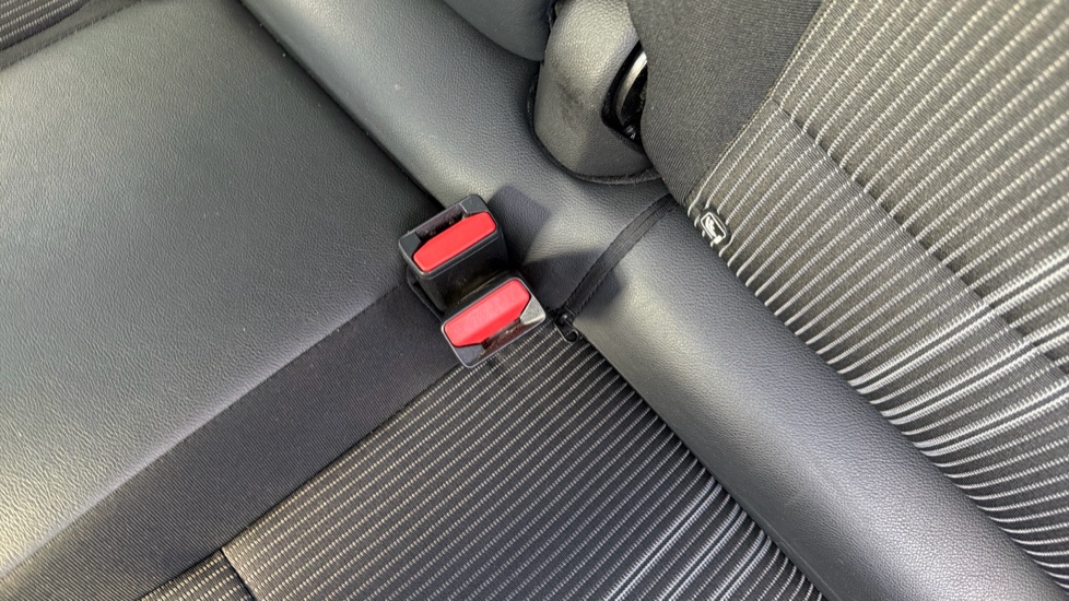 Renault Captur 1.6 E-Tech Plug-in hybrid 160 Engineered 5dr Auto Hatchback - Image 17