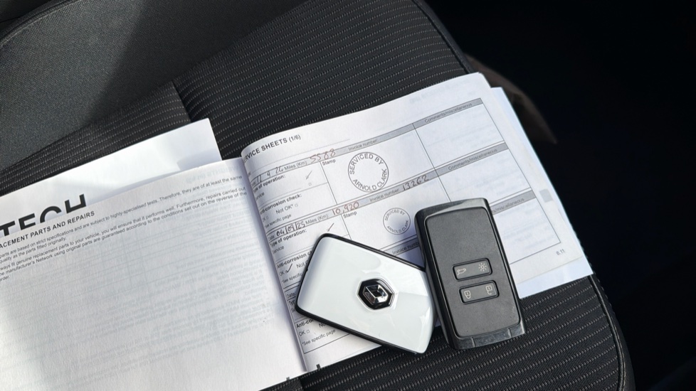 Renault Captur 1.6 E-Tech Plug-in hybrid 160 Engineered 5dr Auto Hatchback - Image 19