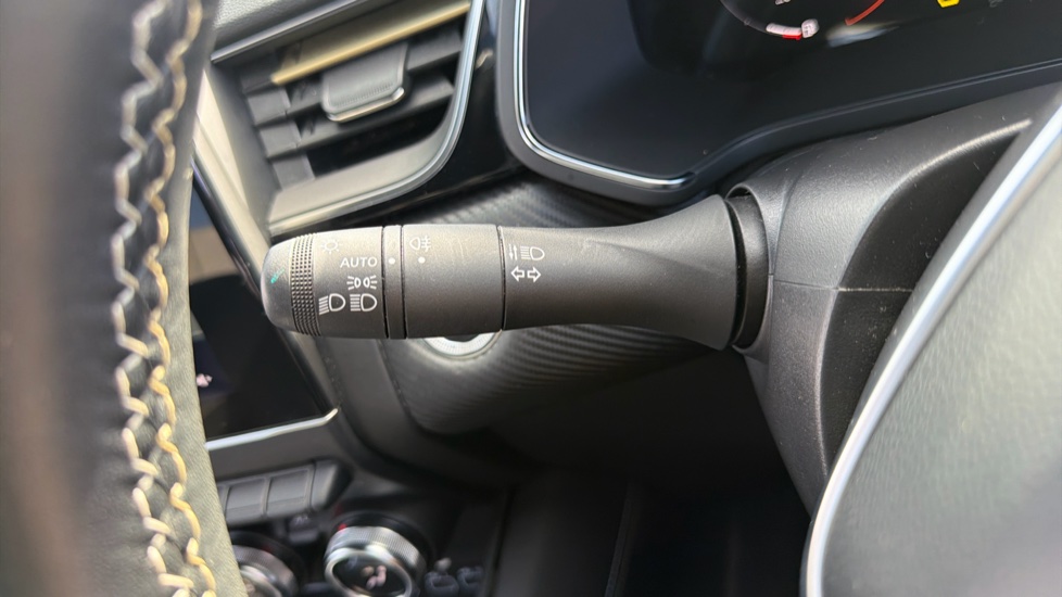 Renault Captur 1.6 E-Tech Plug-in hybrid 160 Engineered 5dr Auto Hatchback - Image 24