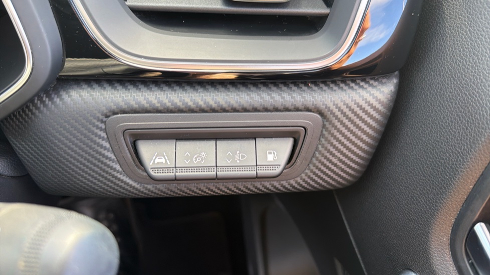 Renault Captur 1.6 E-Tech Plug-in hybrid 160 Engineered 5dr Auto Hatchback - Image 25