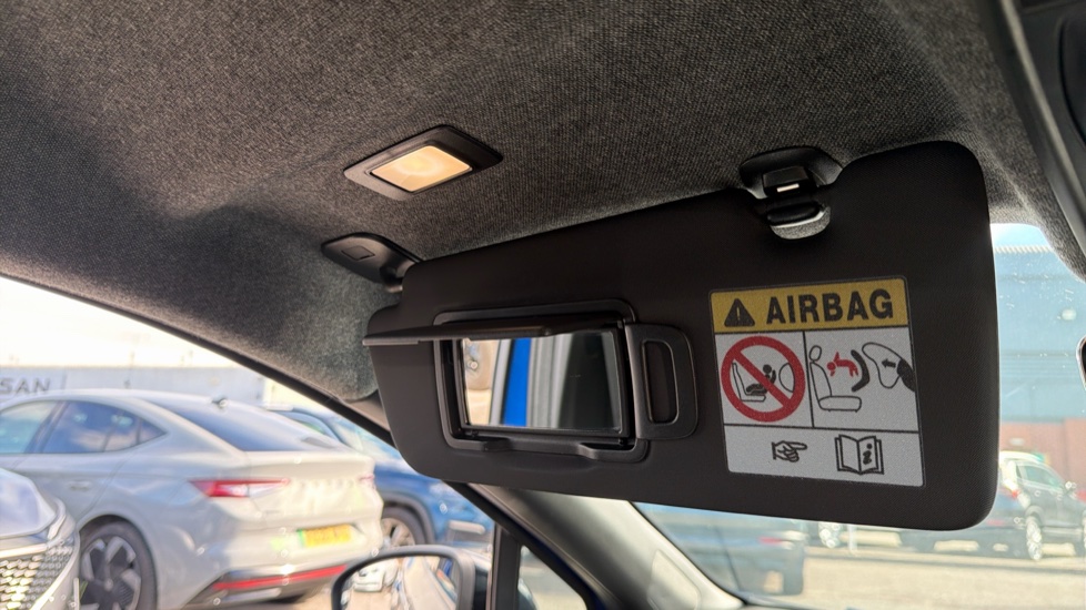 Renault Captur 1.6 E-Tech Plug-in hybrid 160 Engineered 5dr Auto Hatchback - Image 29